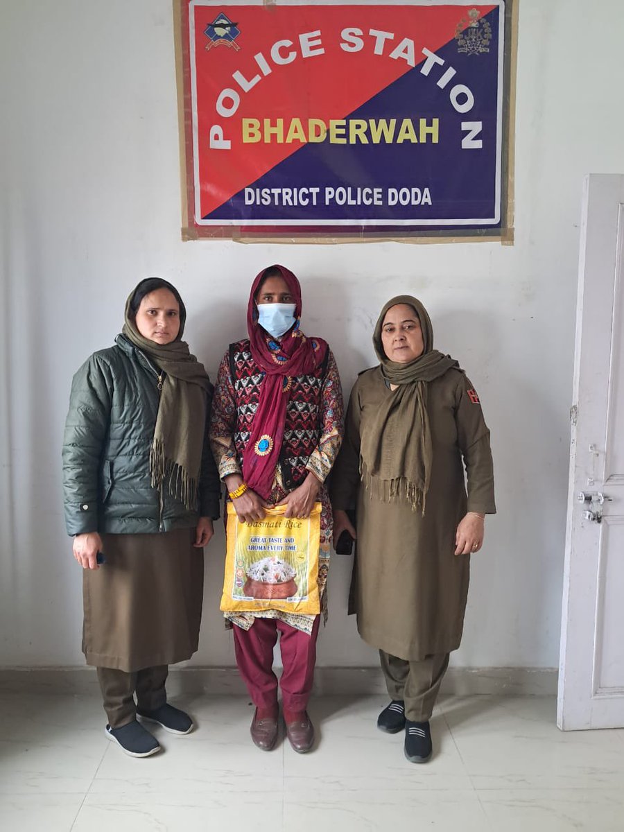 FEMALE ABSCONDER HELD BY POLICE WHO WAS ABSCONDING FOR LAST 16 YEARS @ZPHQJammu @adgp_igp @JmuKmrPolice
