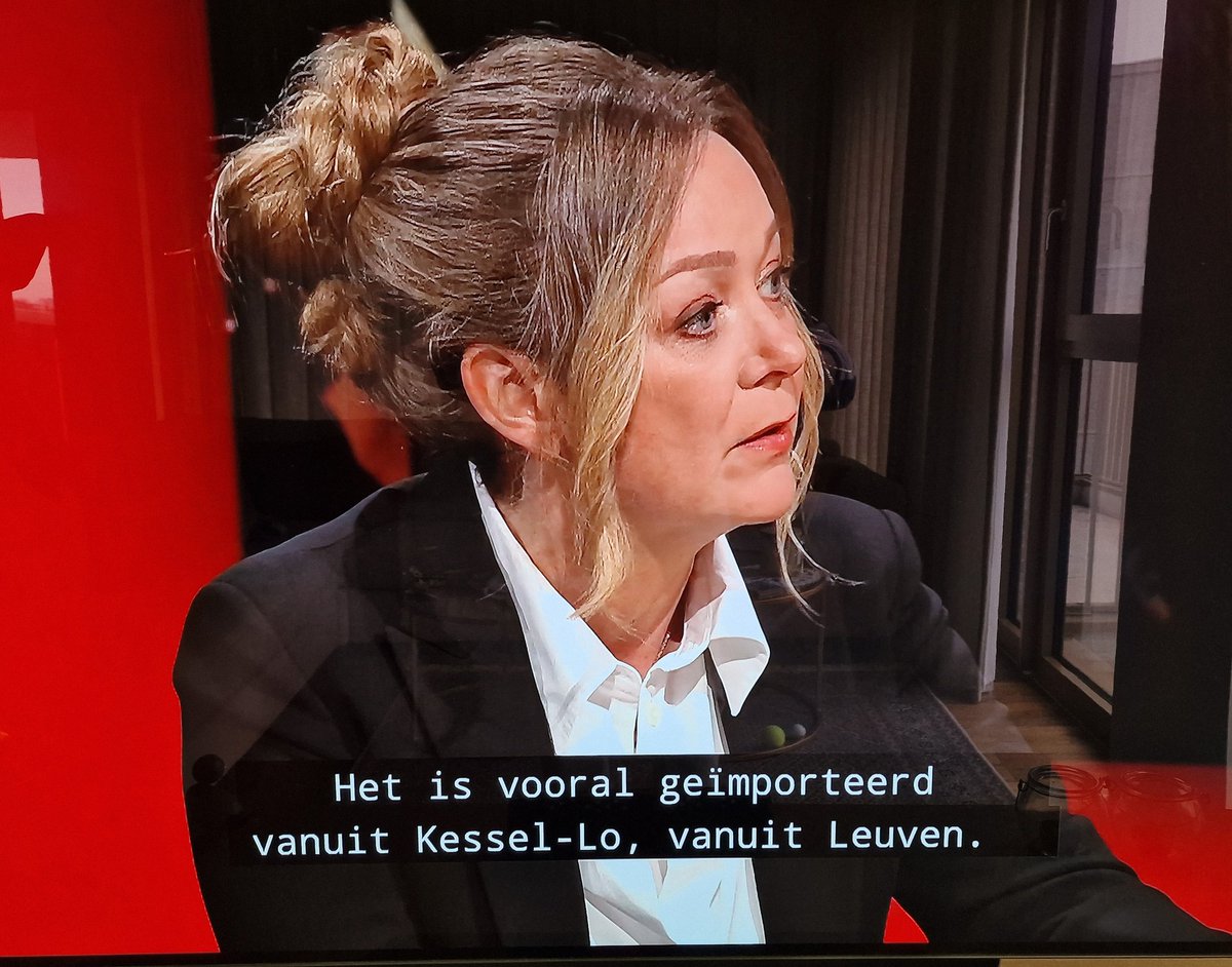 Het gewelddadige conflict tussen de Turken en de Koerden, dat vandaag ook steeds meer wordt uitgevochten op ons grondgebied, werd niet geïmporteerd uit het Midden-Oosten maar uit.. Leuven. 🤡😂 #DeAfspraak 👇🏻