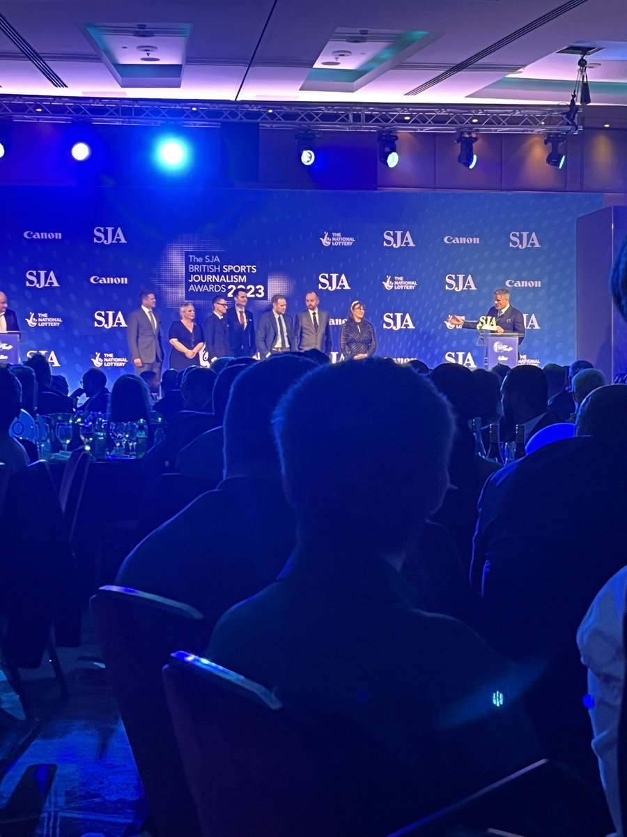 Fantastic night representing @BASportsJourno at #SJA2023 British Sports Journalism Awards! A pleasure to spend it with students & colleagues past & present. Inspiring words from @SportSJA president @MirrorDarren & congrats to all the winners!