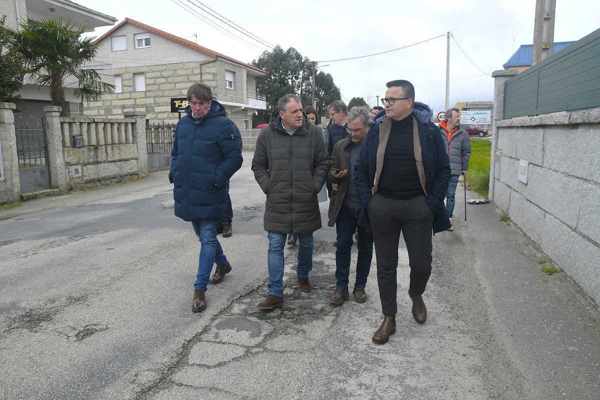 A colaboración institucional volve ser protagonista coa mellora do Camiño da Armada, vía esencial para os produtores da Limia.

As obras comezarán a próxima semana cun investimento de 320.000 euros en colaboración coa <a href="/DeputacionOU/">Deputación de Ourense</a>, mentres o <a href="/xinzoconcello/">Concello de Xinzo de Limia</a> asume o seu mantemento