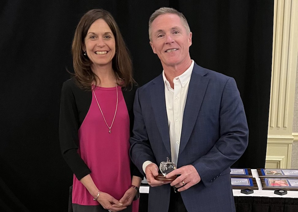 Longtime West Islip Athletic Director Tim Horan was honored with the Big Apple Award from the New York State Athletic Administrator's Association at a recent conference. Thanks for all you do, Tim!