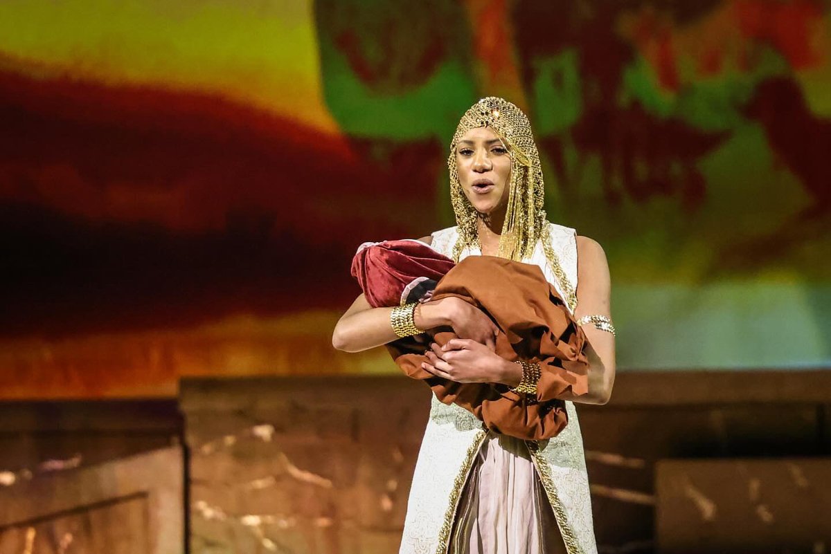 « MON FILS S’APPELLERA MOÏSE » 🤍✨✨
<a href="/Les10CommOff/">Les 10 Commandements - L’Envie d’Aimer</a> 
________________________________________
📷📷<a href="/fredug/">FREDA HUGGINS</a>