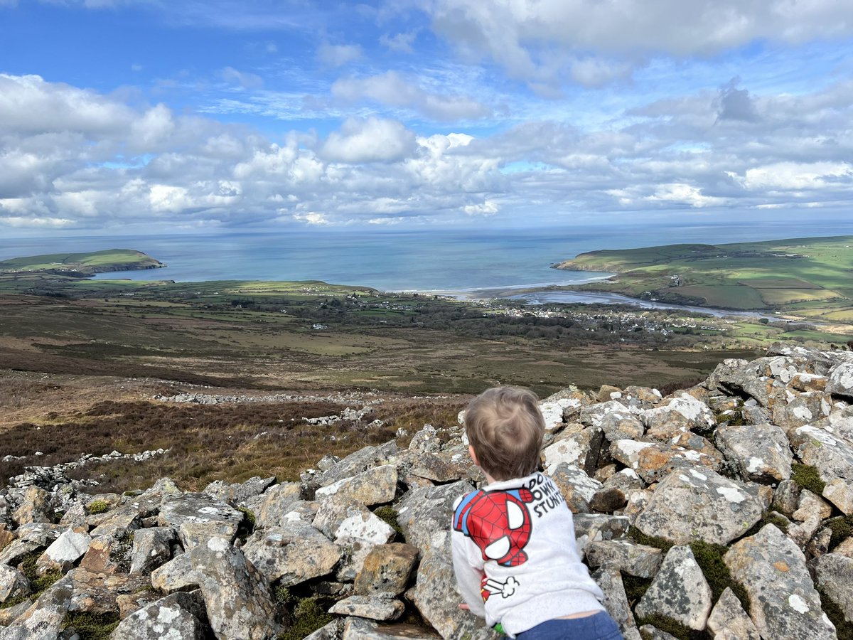 Climes the mountain in Newport, Pembs. Blasting out @GoatMajorBand at the top! Just seems appropriate