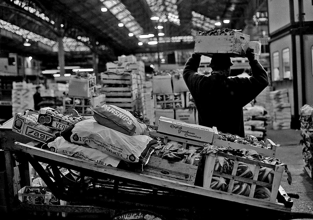 Spitalfields Market was an amazing place. It holds a special place for me and led to the creation of Spitalfields91, a book featuring words and photographs available @BrickLaneBooks #barrow #books #loveletter #london #monochrome #30years #35mm