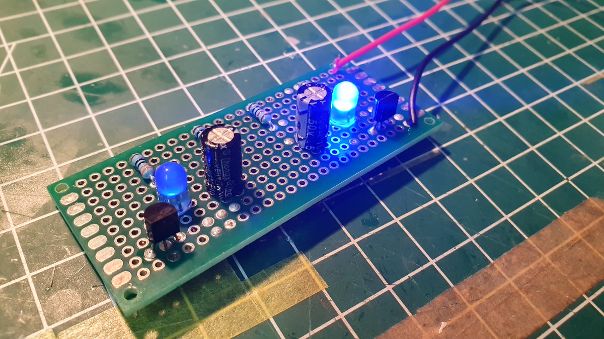 Oje...Lange nichts mehr gepostet hier... :P
Naja,war beschäftigt...
Habe ein neues Interessenfeld aufgetan: Elektronik.
Erstes Test-Objekt: Ein Flip-Flop Blinker,selbstgelötet. Finde,es ist ganz gut geworden

#hobby #Electronic