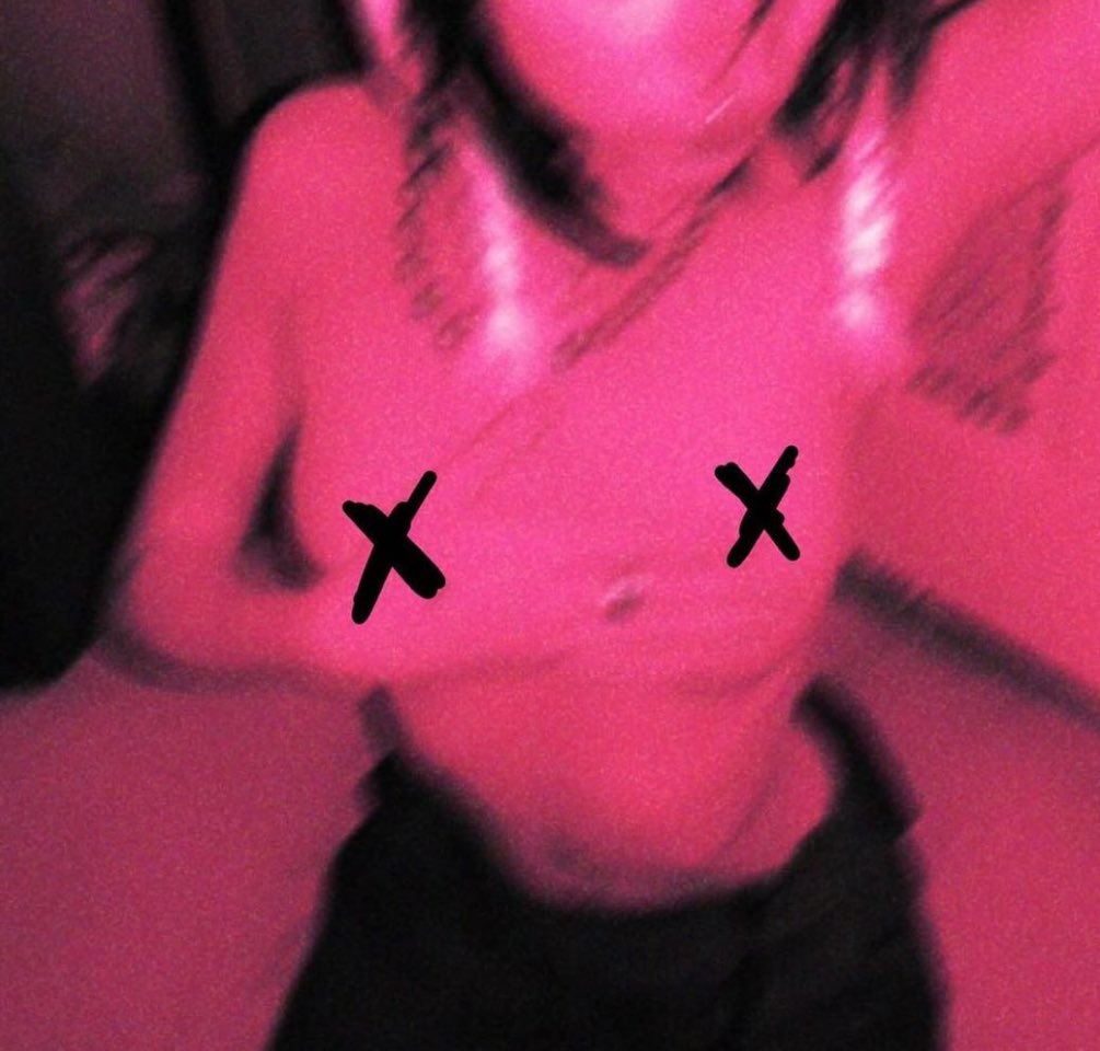 switchqueenmill's tweet image. redoing pinned !!

♡nineteen (she/her) 

♡i like it rough &amp;amp; kinky 

♡tiny n flexible 

♡ animal lover and artist

id love 2chat n get to know you😇
↻ &amp;amp; ♡ to be mutuals
dm for menu