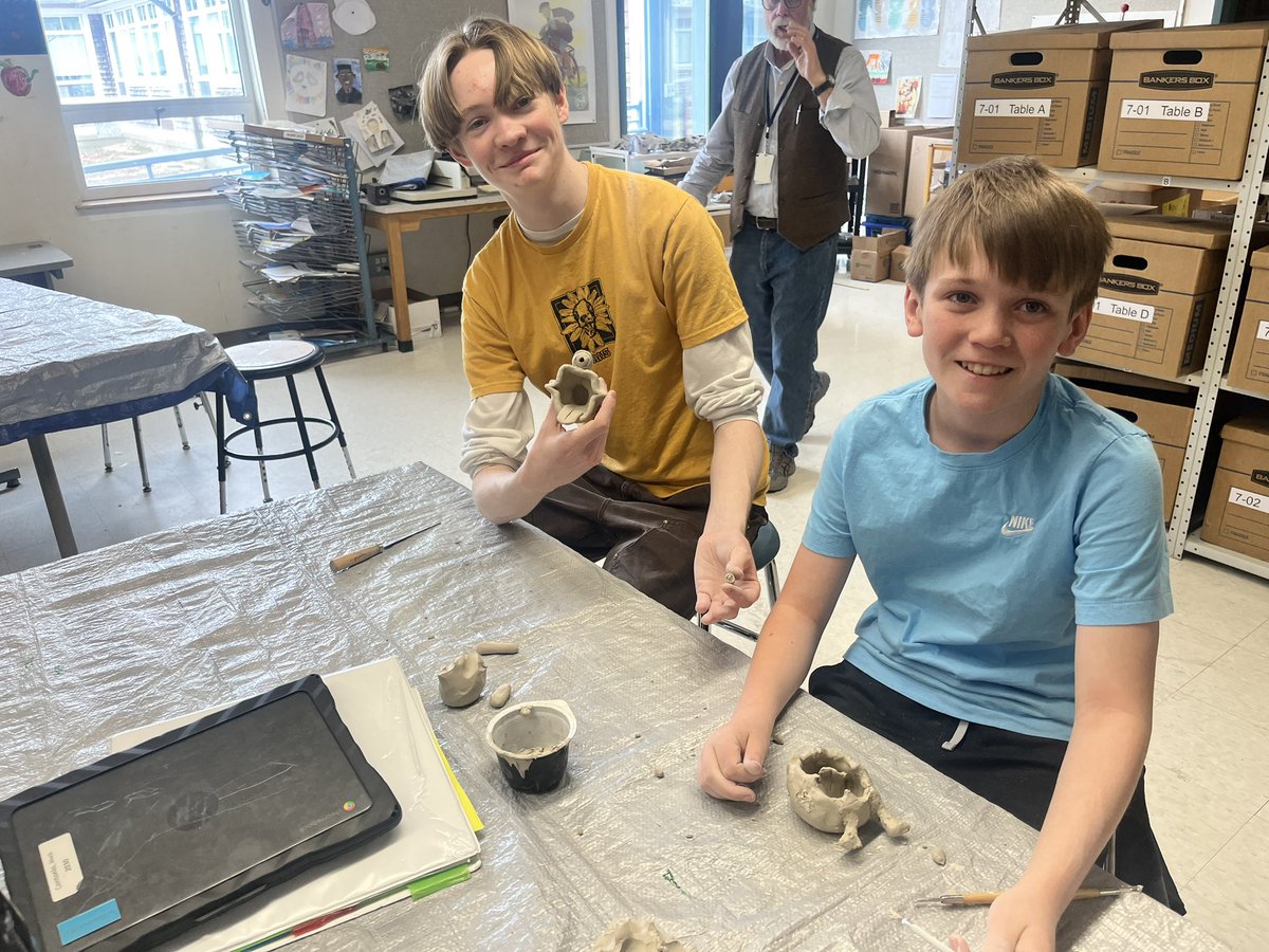 mrhsvpa's tweet photo. MRHS Advanced Ceramics students visited the middle school to assist 6th grade artists with a pottery project yesterday https://t.co/bP9NNw0kjU