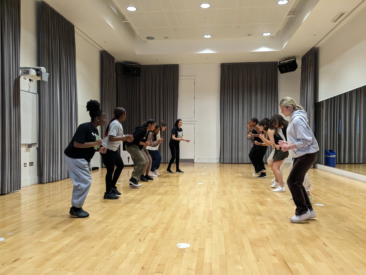 guildhallschool's tweet photo. Ready to ace your audition? Applications are now open for our Monologue Bootcamp, in partnership with @LCFutures 🙌

This three day programme helps prepare you for auditions, helping you to choose, interpret and deliver your monologue. 

Find out more ⬇️
https://t.co/SkthwmOb74 https://t.co/0kyiHOpGP5