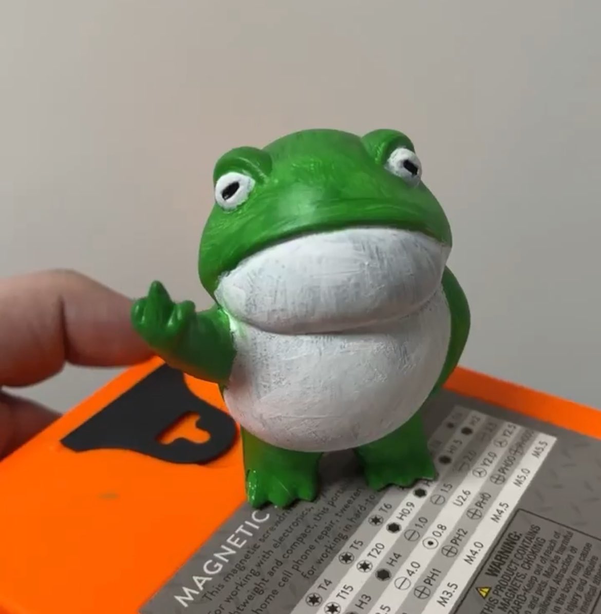 SpecterCosplay's tweet photo. Last weekend my little brother asked me to teach him how to make a basic leather bracelet, honestly the kid impresses me with how quickly he picks things up. Also I printed a Frog. https://t.co/hFtb1bY7gH