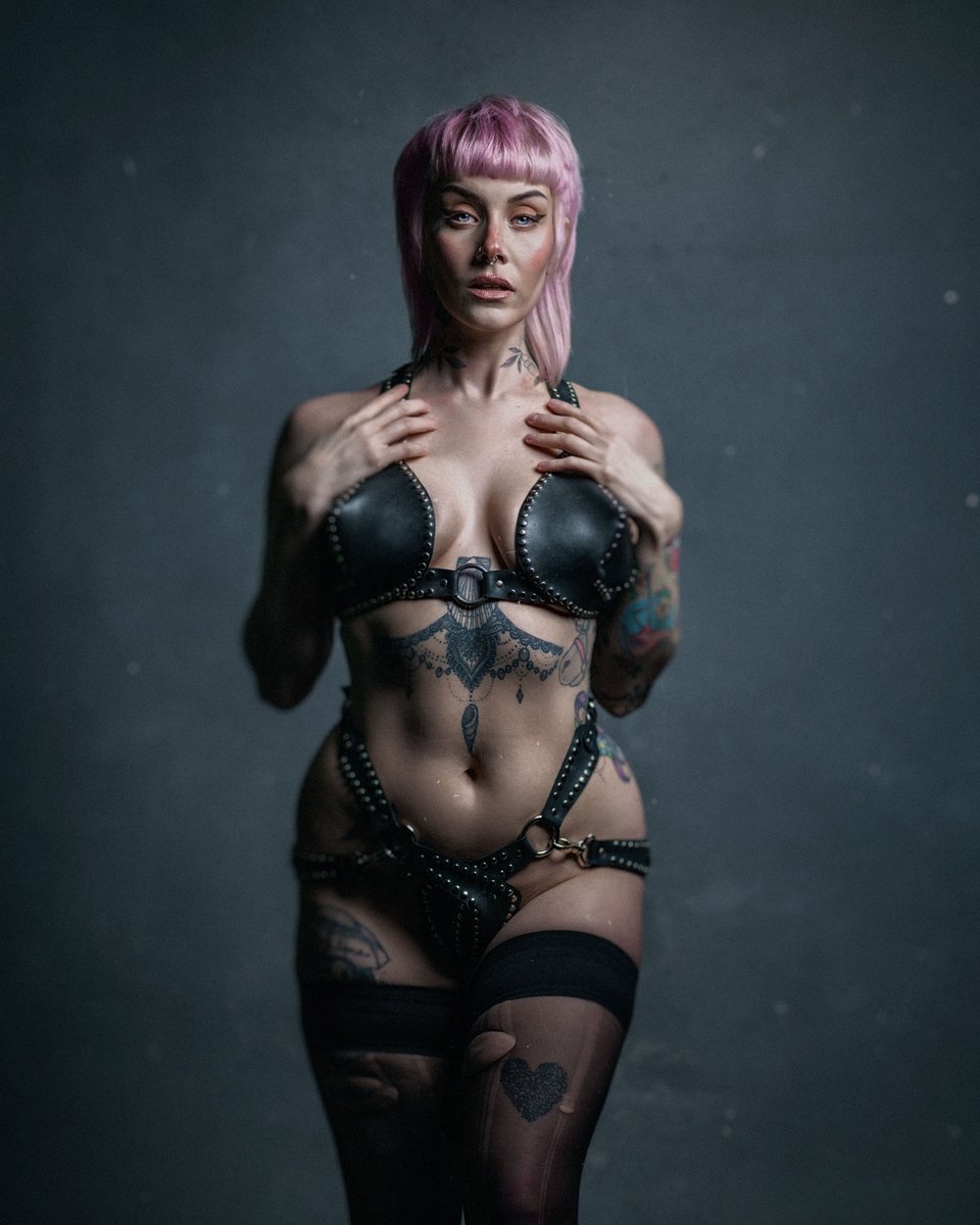 .⁣⁣ muse: @fawnpixy Designer: @broke_boutique⁣⁣⁣⁣ 📸: @Dark_Moon_Media⁣⁣⁣⁣⁣⁣ .⁣⁣⁣⁣⁣⁣ #Godox #photography #altmodel #alternative #sony