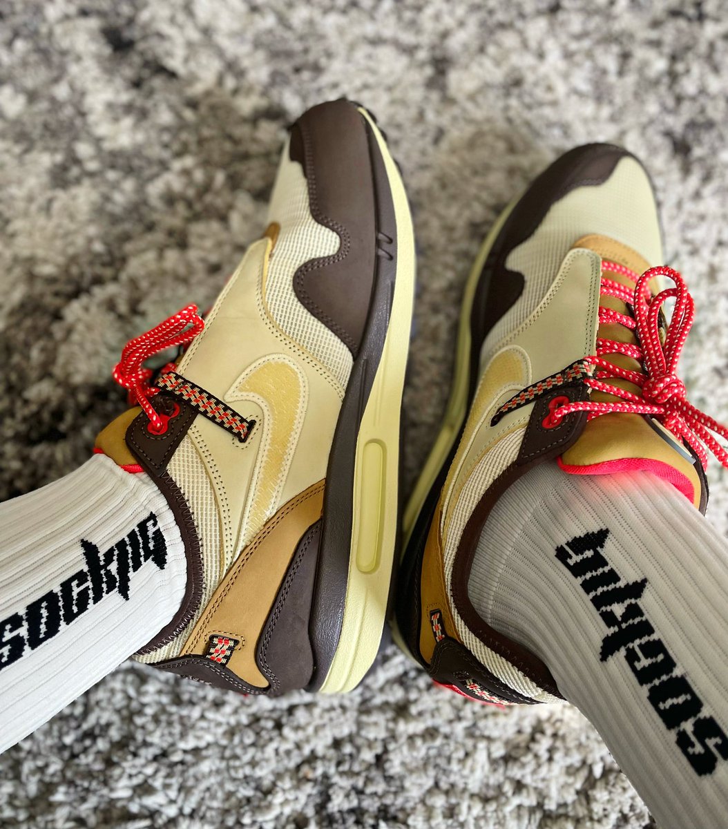 tradefades's tweet photo. @snkr_twitr Happy #AMDAY y’all https://t.co/CYg8DTUbTs