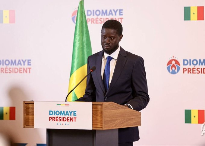 BATUNGWALOYS's tweet photo. #NdadayeMelchior du #Burundi fut le président le + jeune élu démocratiquement et non pas #Diomaye coe le prétend la plupart des commentateurs sur cette élection au Sénégal. Né le 28/3/1953 #Ndadaye fut élu le 29/6/1993 à 40ans. @RFIAfrique, @rutwesdras, @Ikiriho @bbcgahuza https://t.co/1sbDySLLaM