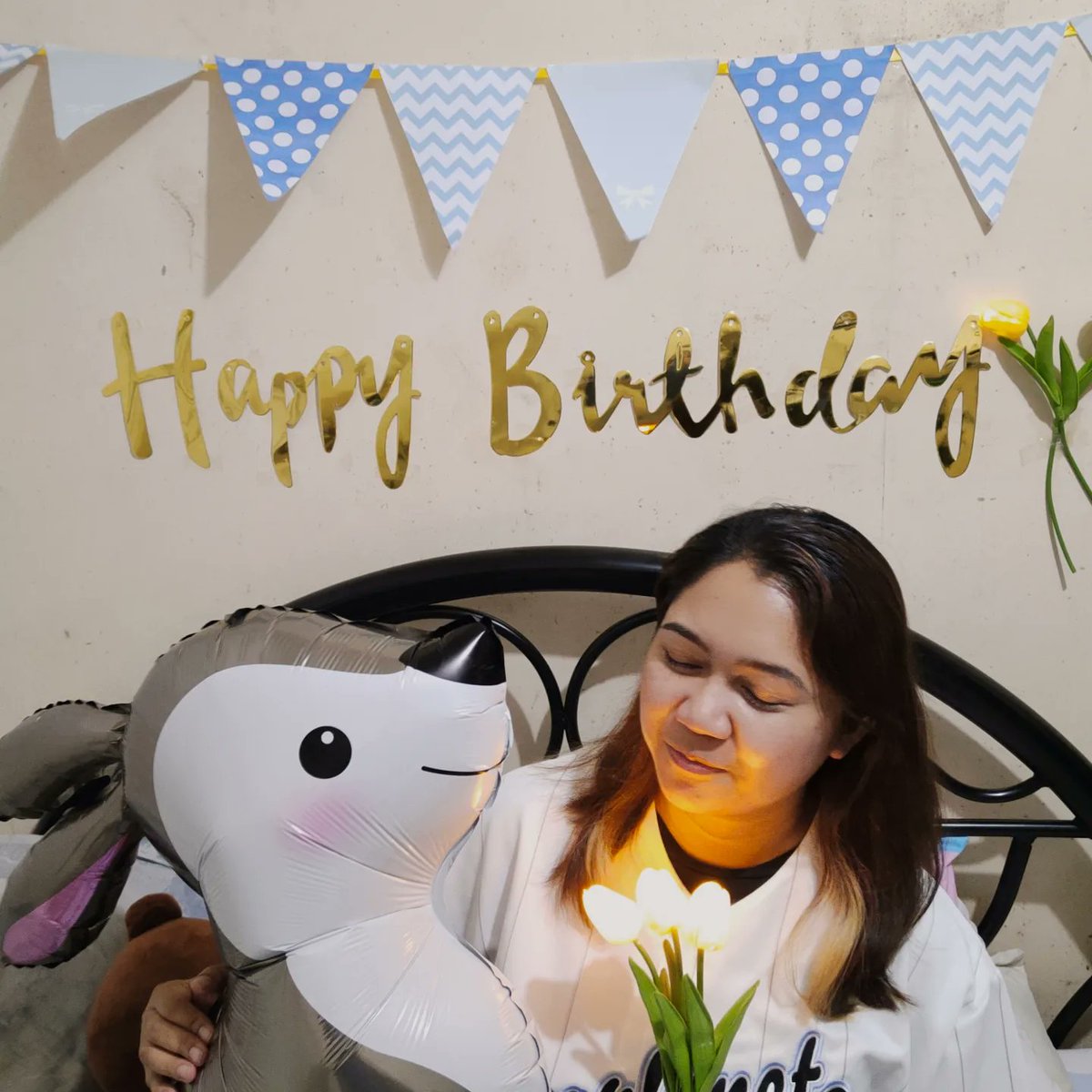 bunnyabsloey's tweet photo. Cheers to another year of adventures and opportunities. Thank you my EXO for your music and love.. 🥹🥰
#Happy33rd
#BirthdayCelebration https://t.co/zVTZW72goM