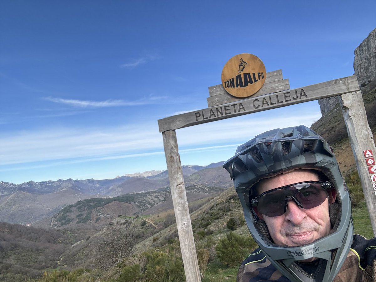 campinun's tweet photo. @JesusCalleja menudas zonas de enduro tenéis en la Zona Alfa. Grande!!!! Que manera de gozar https://t.co/7mr39Wn6pV