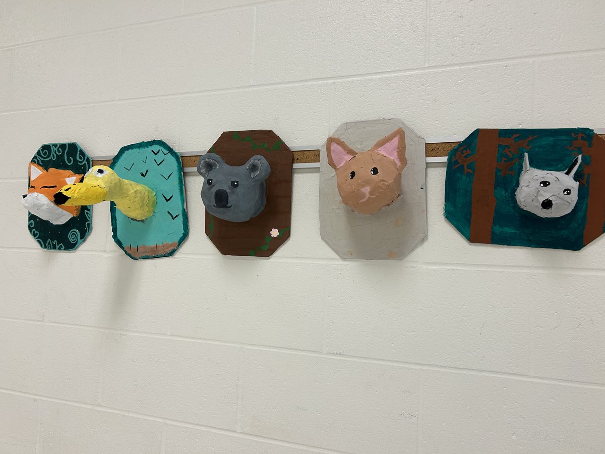 Day 172: Students in PHMS student teacher Mrs. Rubinstein's classes completed a project entitled, 'Paper Mache Spirit Animal Heads.' #HollowHappenings ✈️