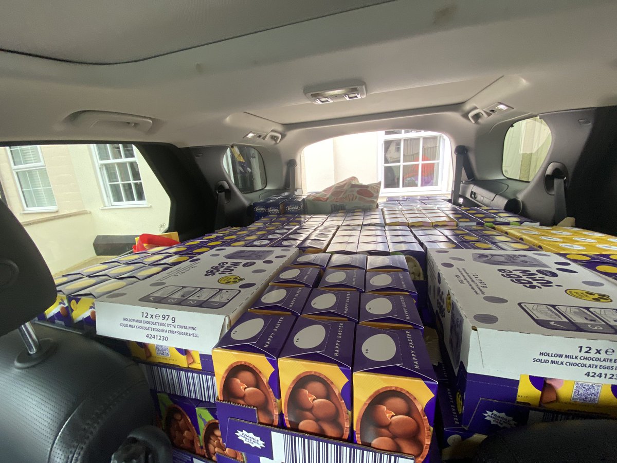 insanemum1's tweet image. 675 Easter Eggs dropped today to @LlamauUK ..Noahs “make someone smile”phew !I get my house back !Thats 1225 Eggs delivered this year #TCT #StDavidshospice #cyfannol thank you to our amazing community who always support Noahs fundraising &amp;amp; projects!