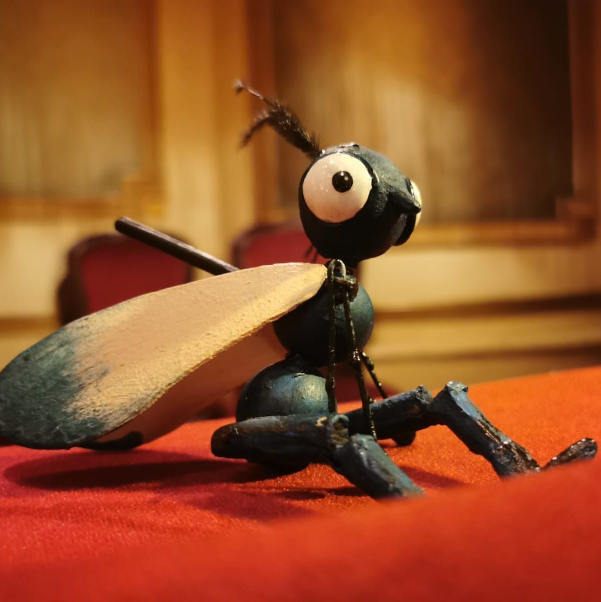 We are SO excited about our upcoming show 'Du Iz Tak?, a story told through the language of insects about the cycle of life and all its impermanence. Come and peer into a miniature world of little puppets to see a delightful group of friends exploring their ever-changing home!