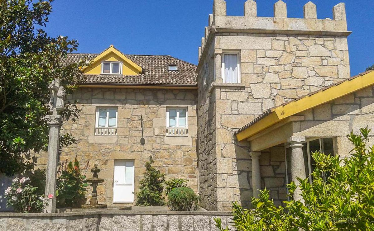 FotoAlquilercom's tweet photo. #Pontevedra 🏡Casa rural para grupos, piscina, jardines, barbacoa y capilla. Situada en Saiar (Rías Baixas). #Admitemascotas
#casagrande #eventos #Piscinaprivada #celebraciones #fotoalquiler #Casarural #vacaciones2024 https://t.co/NEdrdKNdVY
