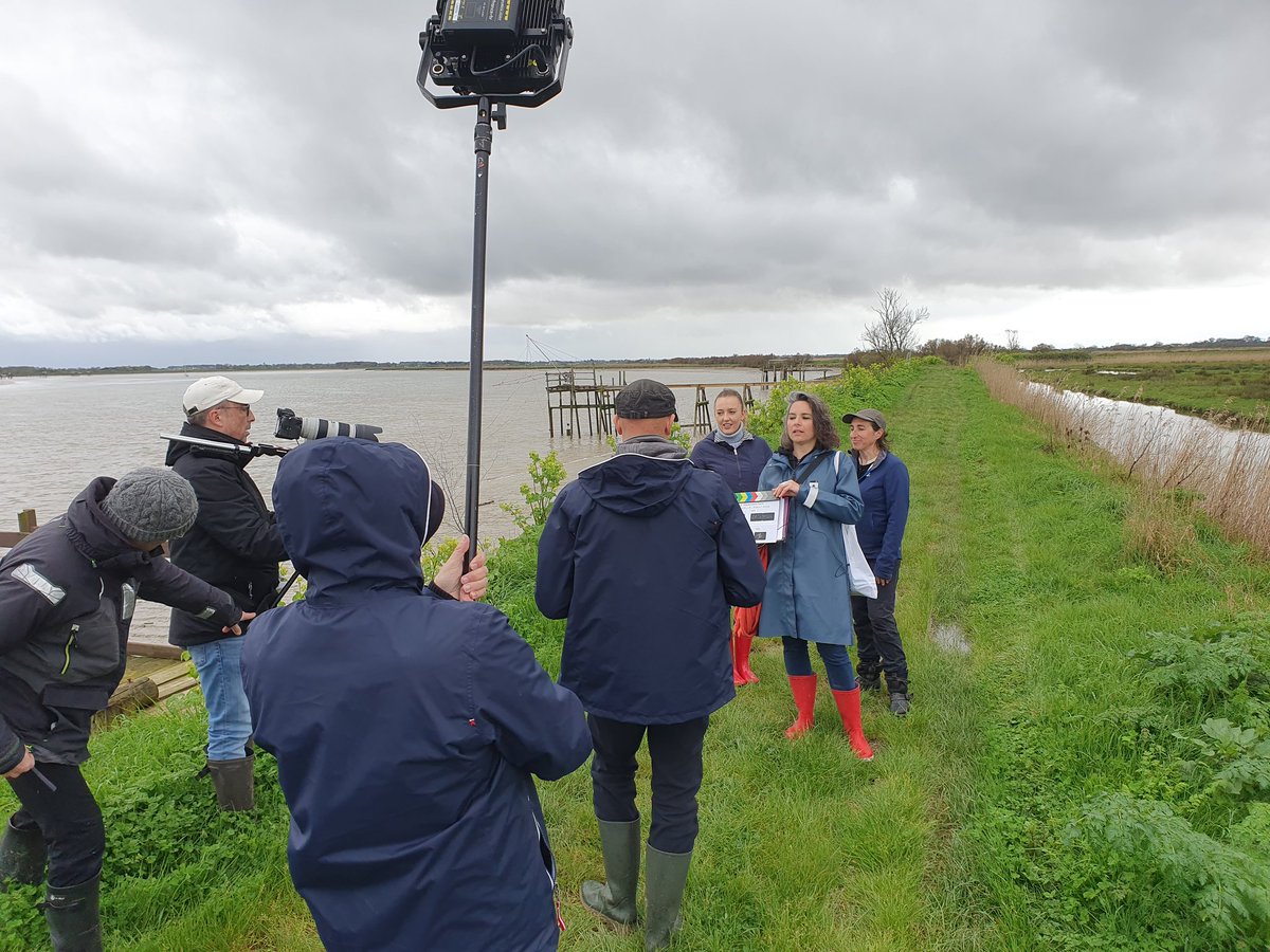 INRAE_Poitiers's tweet photo. 🎥 Ça tourne ! Notre unité de St Laurent de la Prée est sous le feu des projecteurs de @F3NoA @F3Aquitaine. On parle de biodiversité en marais et comment la concilier avec la gestion de l'eau et les usages agricoles dans un contexte de changement climatique.
#MAVI #TETRAE https://t.co/kaPYNpcokH