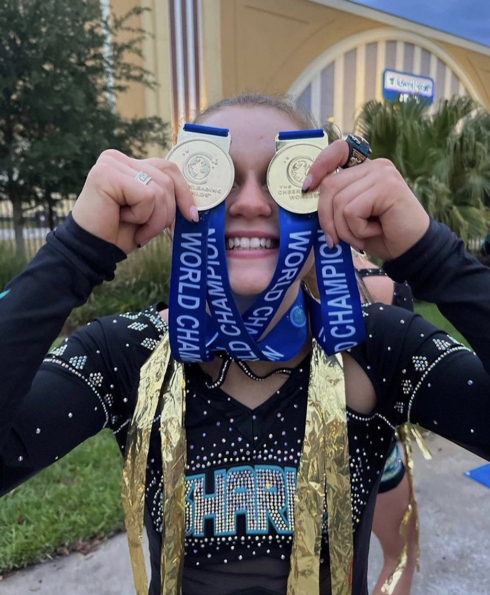 retiredcheerr's tweet photo. ✨🌎happy 1 month until worlds🌎✨ https://t.co/w7oM9qOBOO