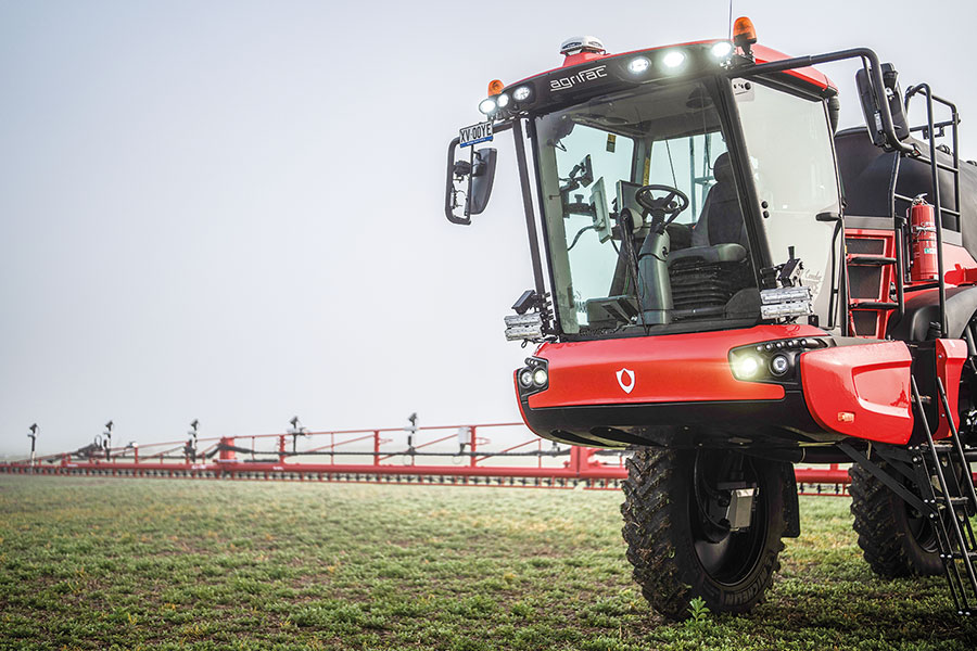 FarmersGuide's tweet image. 🌱 @Agrifac addresses the challenge of enhancing spray application efficiency through innovative features in its machines.

farmersguide.co.uk/spring-sprayin…

#SpringSpraying #FarmMachinery #FarmSprayers #farming