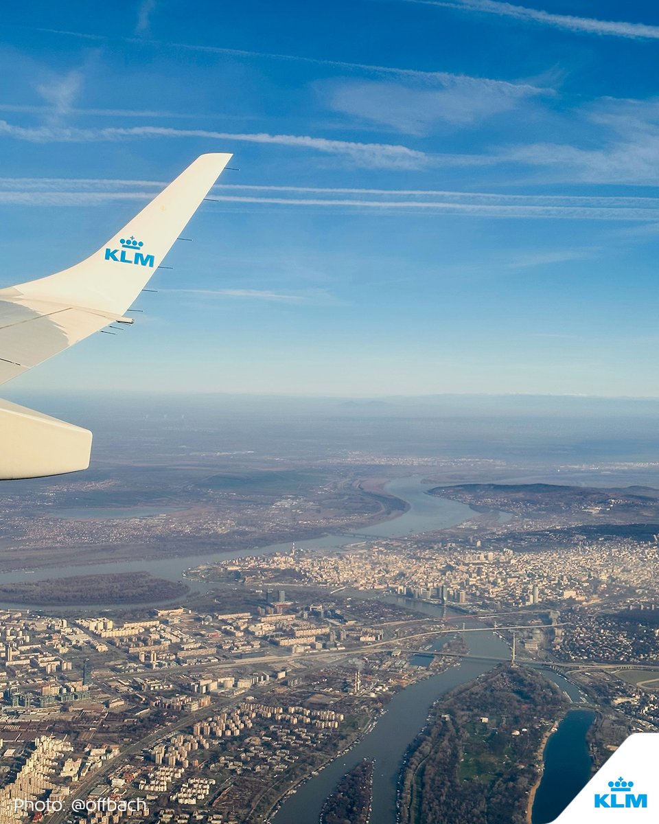 A city full of cultural treasures, where history meets modern times! 🌆 Do you recognize this European capital that we fly over? 🧐 #KLM #GuessTheCity