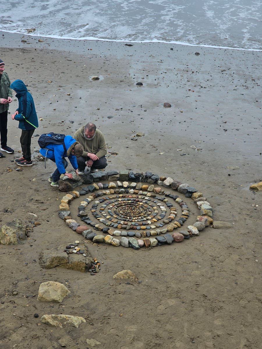 Two fantastic days beach walking and creating with @RFJamesUK on his journey making work for Coastal Ecologies 💙 Opening in Woodend Gallery next month - read more here ⬇️ scarboroughmuseumsandgalleries.org.uk/whats-on/event…