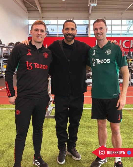 An image of Rio Ferdinand, Darren Fletcher and Jonny Evans, taken inside the Carrington gym.
