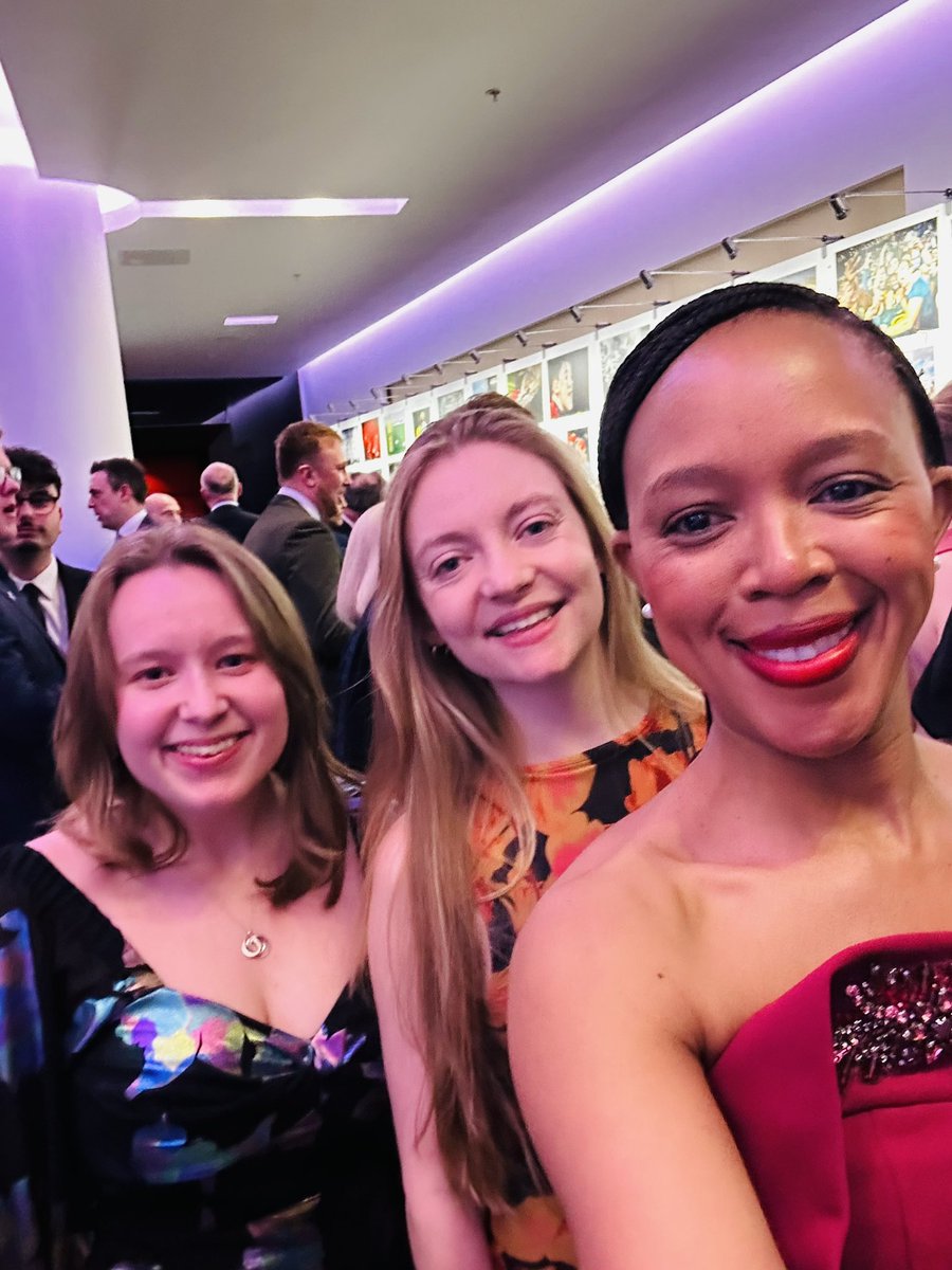 A lovely night out with team CNN at the British Sports Journalism Awards (SJA). It was encouraging to hear incoming SJA president @MirrorDarren centering diversity in his first speech. The fight for inclusion, diversity and equity continues because sport is for everyone. #SJA2023