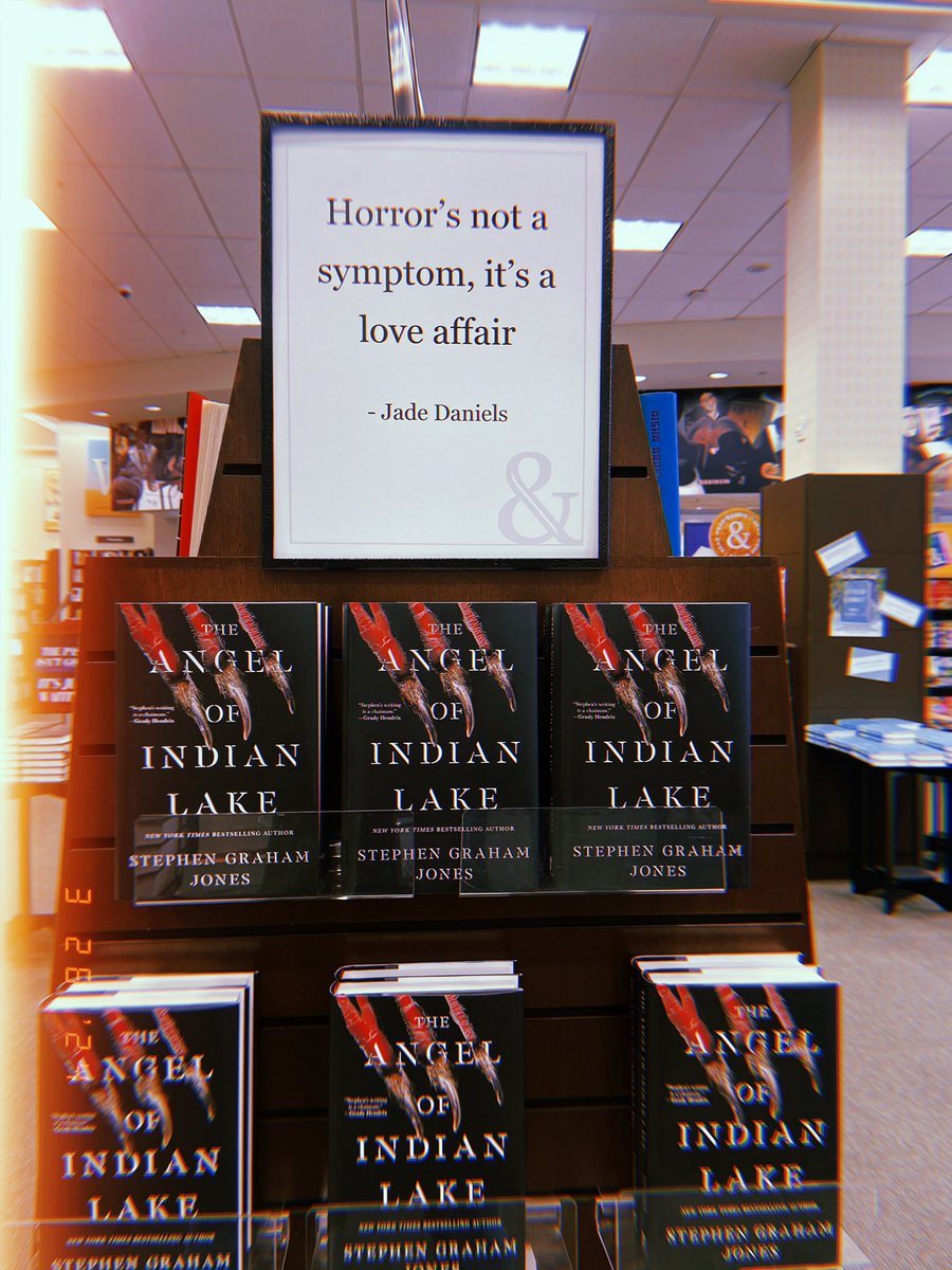Barnes&Noble Hingham tweet media