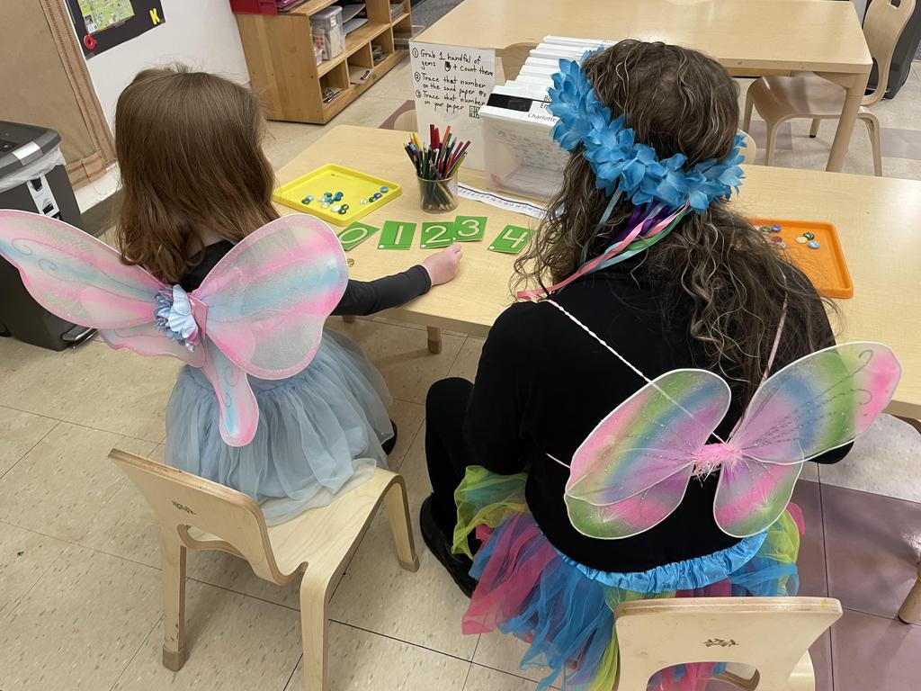 FJECC_TI_Boston's tweet photo. Twinning Tuesday!

#FJECC #twins #twinning #preschool #Boston #UPK #TwinningTuesday https://t.co/BuYUou1Jo4
