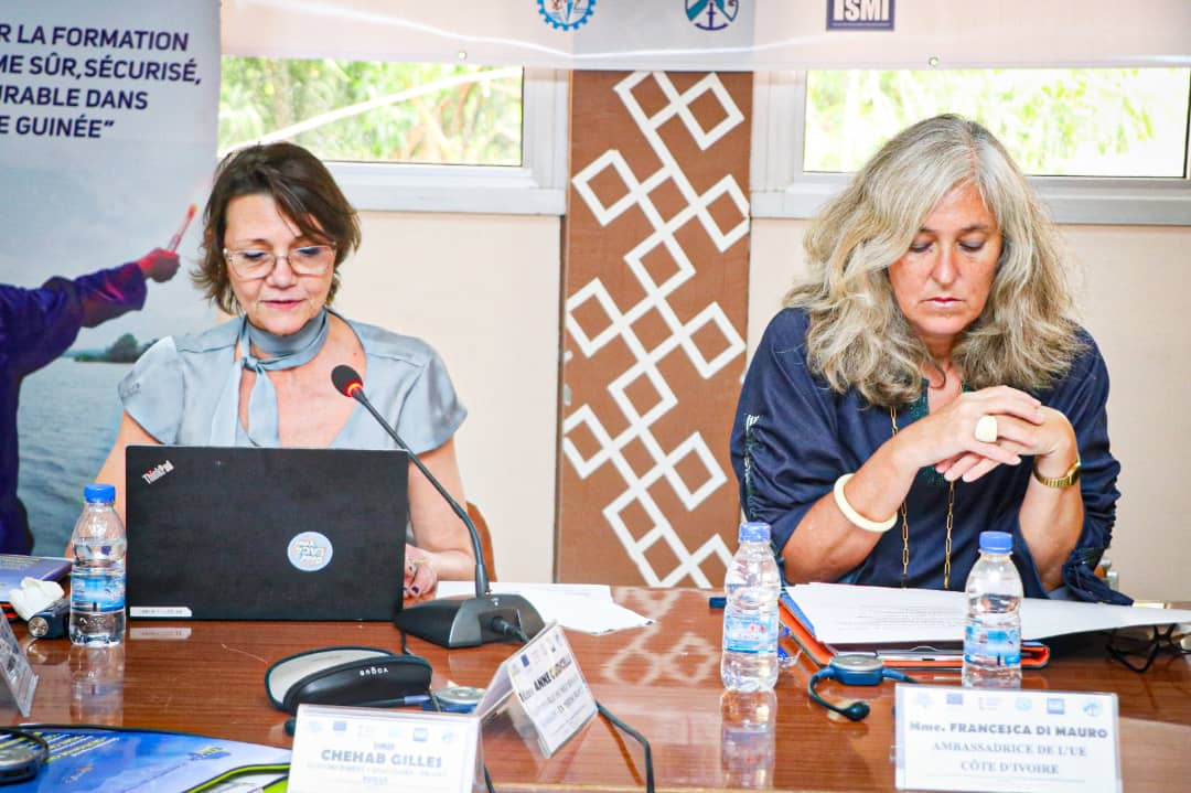 #SEPCIMACTUS 
26/03/2024 - Cérémonie de clôture du séminaire sur « La gestion de crise au profit des décideurs portuaires de niveaux stratégique et politique » présidé par <a href="/AbroulayeF/">Abroulaye Fofana</a>, Sepcim...  

> Lire l'article ici: lc.cx/sYEyOn
#Sécurité #Sûreté #maritime