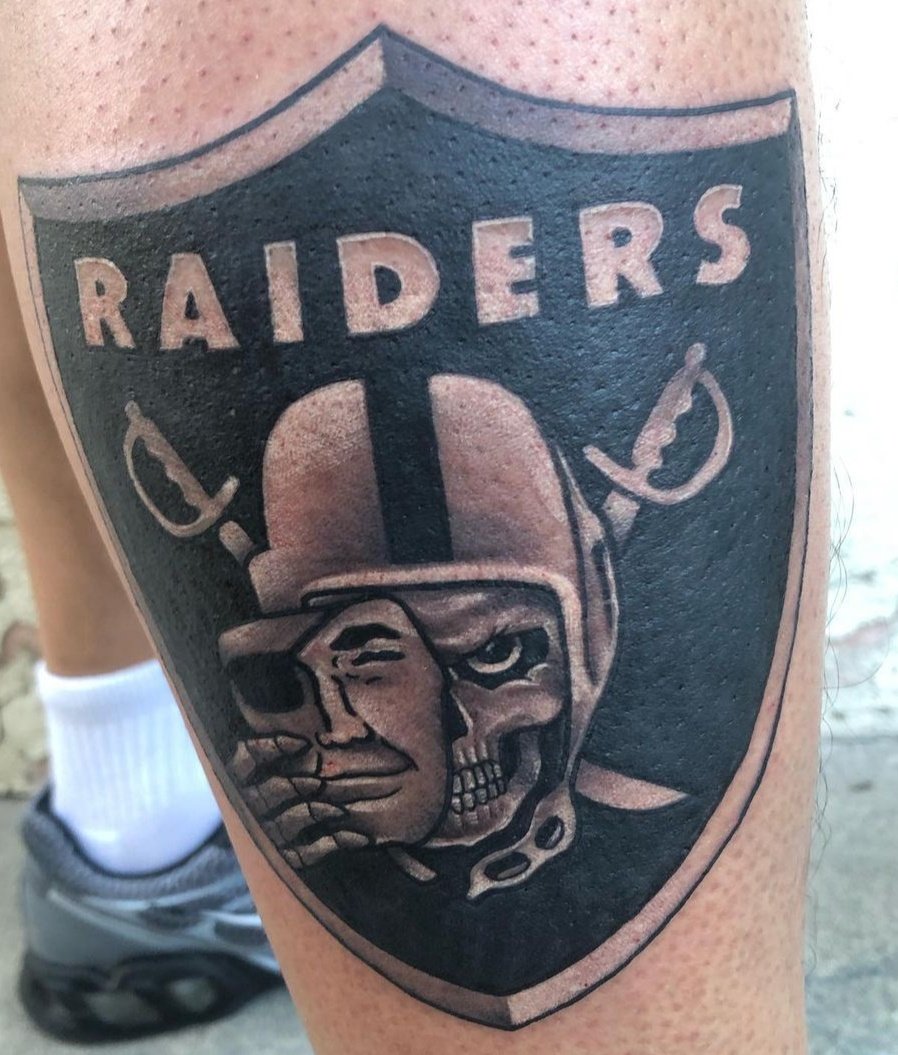 Drop a 🏴\u200d☠️Raider Tattoo 👇 Tattoo TOOZday #RaiderNation, image size:898x1055