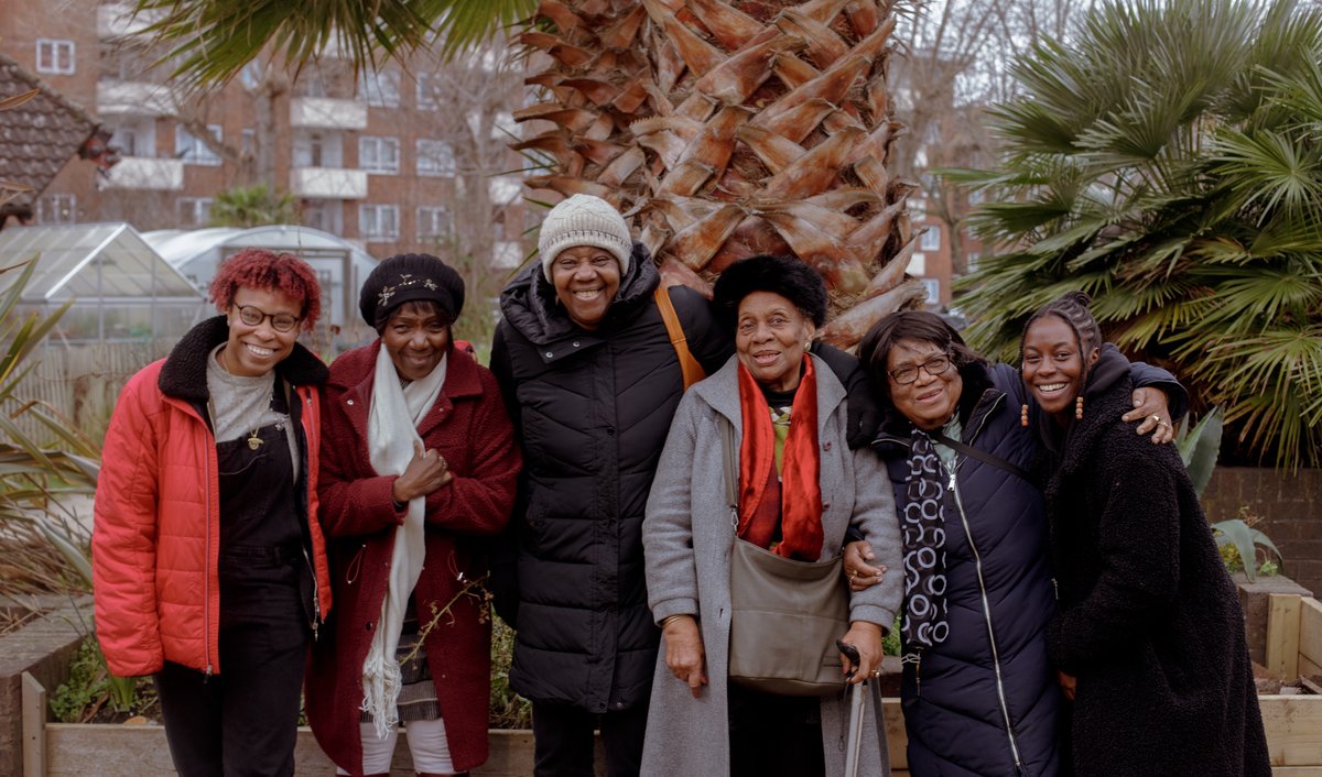 Absolutely love this photo of some of our Meet Me... members with poets Lola and Courtney 😍

This group worked together to create a poetry zine for #DeptfordLitFest which celebrated the voices and stories of Caribbean elders.