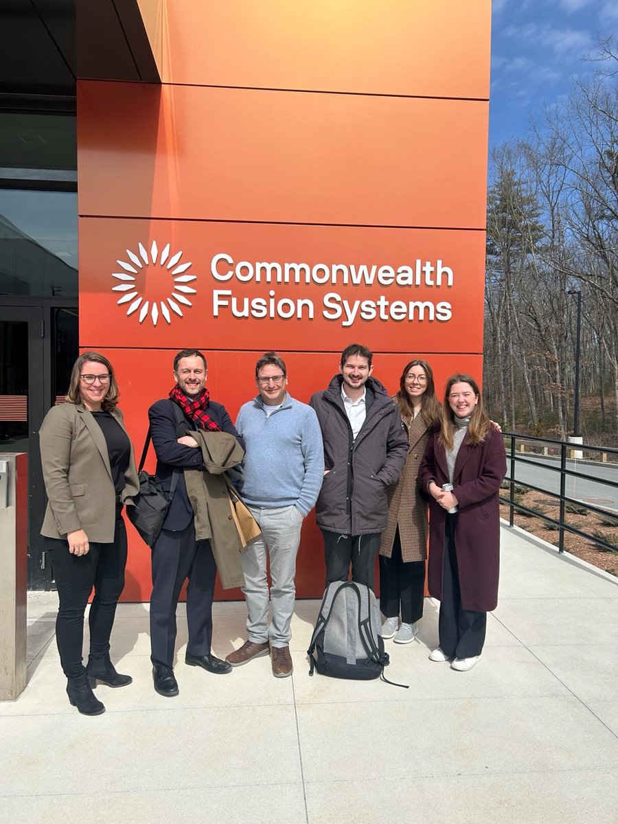 UKinBoston's tweet photo. #Fusion: 🇬🇧🇺🇸 UK/US are driving innovation in fusion energy. Our visit to Commonwealth Fusion Systems @cfs_energy by @energygovuk @UKSINet @biztradegovuk left us all full of optimism that, together, we will develop a pathway for a clean energy future. @uksciencechief https://t.co/X3P9jdLn8a