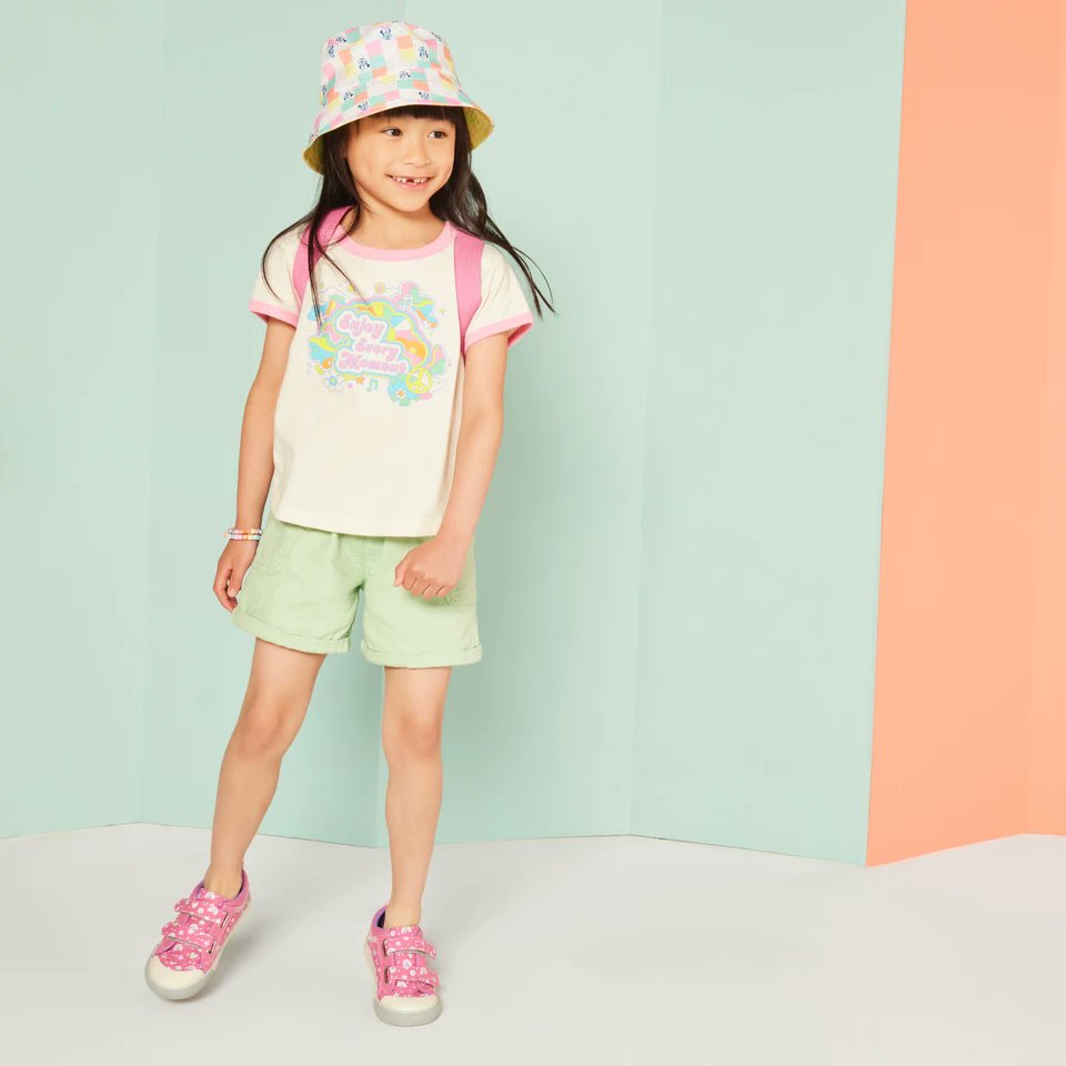 seekairun's tweet image. Don't worry, be happy 😄 Our NEW Robyne Hot Pink/Happy is a lively take on her favorite sneaker style. Dual straps provide easy on-off, &amp;amp; the hot pink color guarantees it'll be the new go-to pair. 📷 bit.ly/3vrX1Js 

#seekairun #kidswear #springshoes #springsneakers
