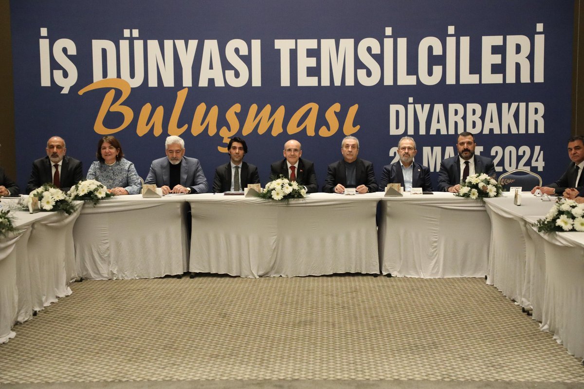 Odamız Yönetim Kurulu Başkanı @kayadb, Hazine ve Maliye Bakanı Mehmet Şimşek'in katılımı ile Diyarbakır'da düzenlenen ''İş Dünyası Temsilcileri Buluşması” toplantısına katıldı.