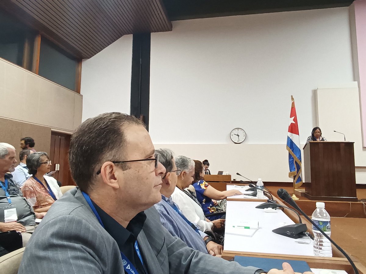 El Himno Nacional se escuchó bien alto esta mañana en la IX Asamblea General de Asociados de la Unión de Historiadores de Cuba. #Cuba 🇨🇺