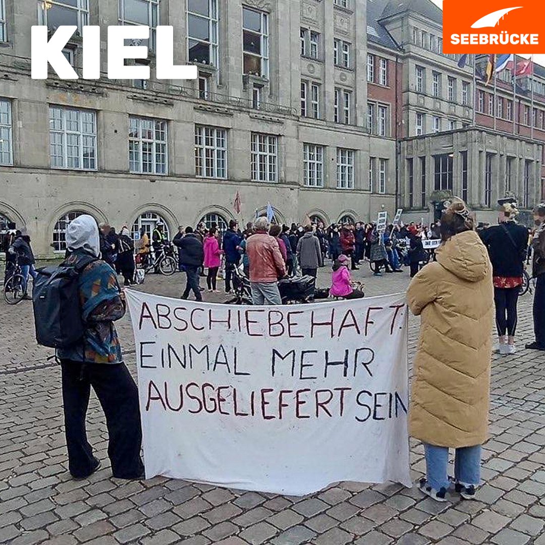 In der Kieler Ratsversammlung wurde am Donnerstag ein Antrag verabschiedet in dem sich die Ratsversammlung gegen die zukünftige Überstellung von Menschen in das Abschiebegefängnis Glückstadt ausspricht.