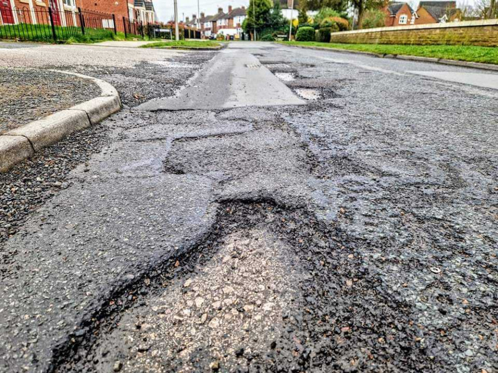 TIPS FOR SURVIVING CREWE'S POTHOLE PLAGUE. 🛣 ✍️ crewe.nub.news/news/local-new…