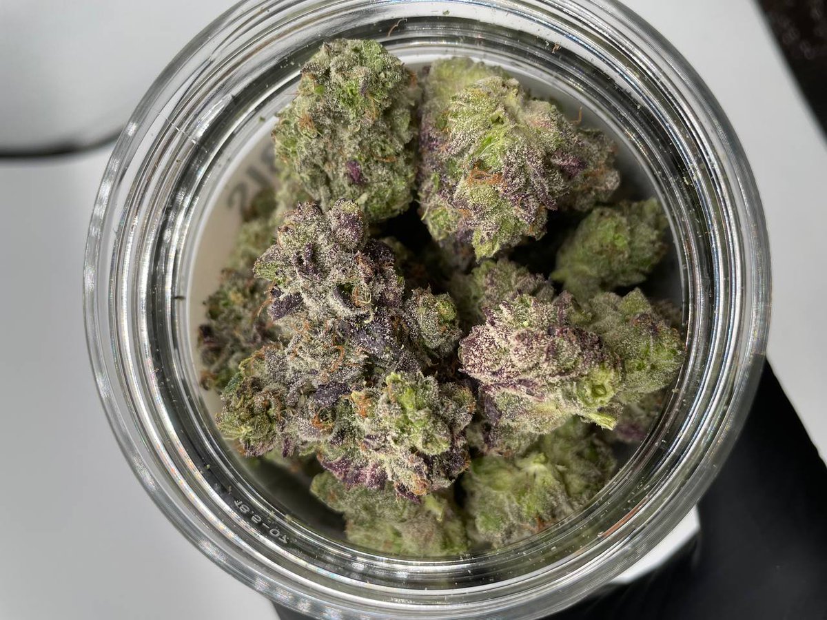 crystalwoud11's tweet photo. Available ✅✅
What's your favorite strain? https://t.co/k6yc4NH0Rt