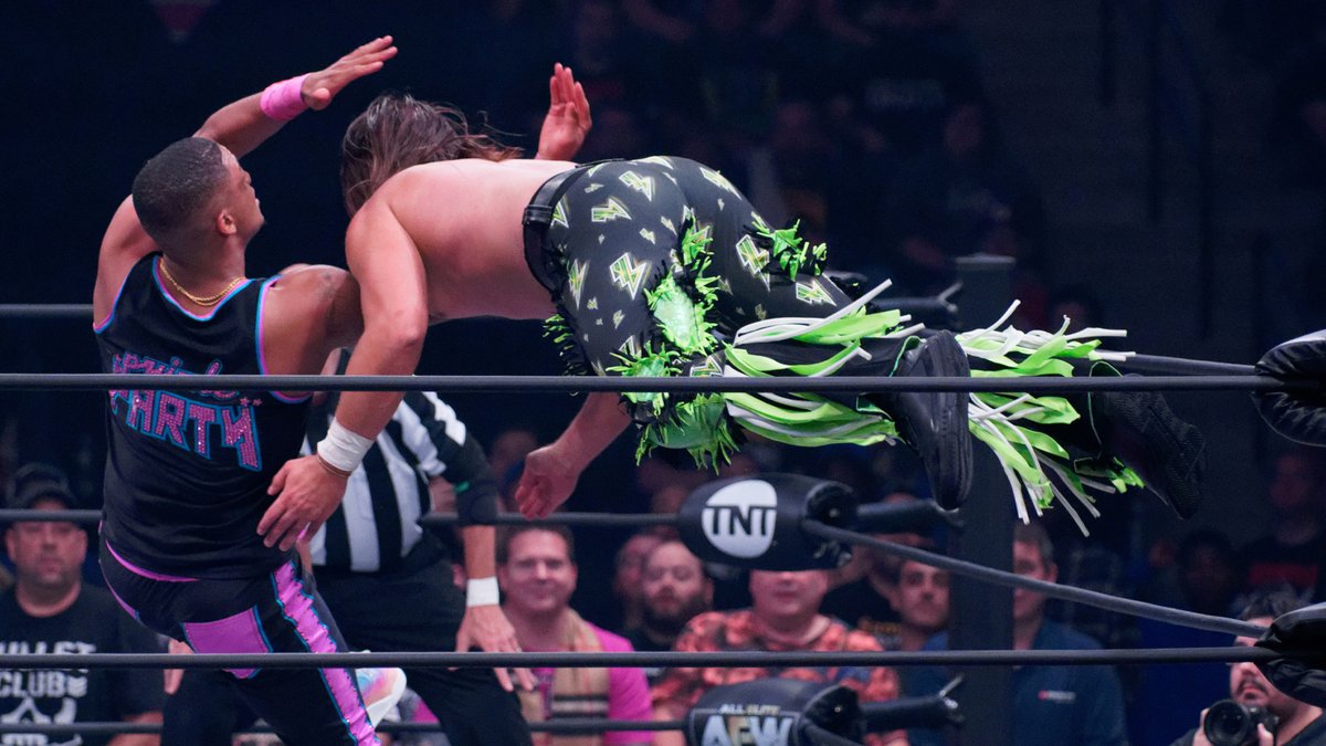 AEW's tweet image. TOMORROW!
@centrevideotron | Quebec City, QC
#AEWDynamite LIVE 8pm ET/7pm CT | @TBSNetwork

#AEW World Tag Team Championship Tournament Quarterfinal Rematch from the 1st AEW Tag Title Tournament EVPs Matthew &amp;amp; Nicholas Jackson @youngbucks v #PrivateParty @IsiahKassidy @Marq_quen!