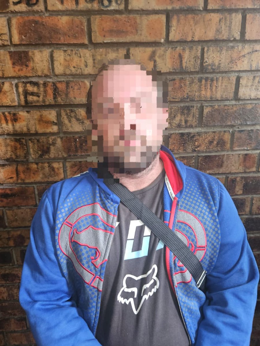 Veetra__'s tweet photo. Tracker SA and SAPS recovered a stolen vehicle. 2 Suspects arrested. https://t.co/kp5GRTSrRD