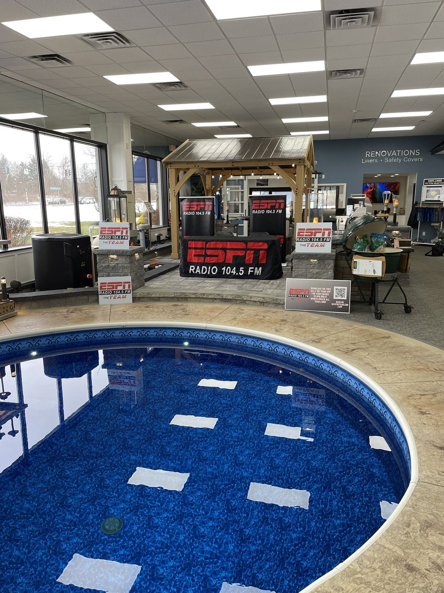 Today on #BigBoardSports @RodgerWyland and @MJJ1045 are live from @concordpools in Latham and they have on from 10-1: @MichaelBuonagu4 @MarchMadnessMBB 10:30 @eboland11 @Yankees 11 @JCMacriNBA @nyknicks 11:30 @Sean_McAdam @RedSox 12 1045theteam.com/listen-live/po…