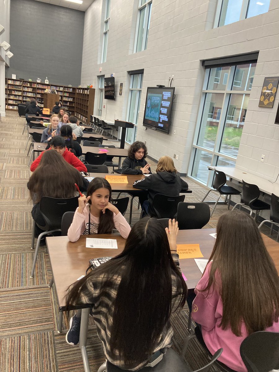 LFMS_Library's tweet image. Grizzly Speed Debates in the Library! 💛🖤