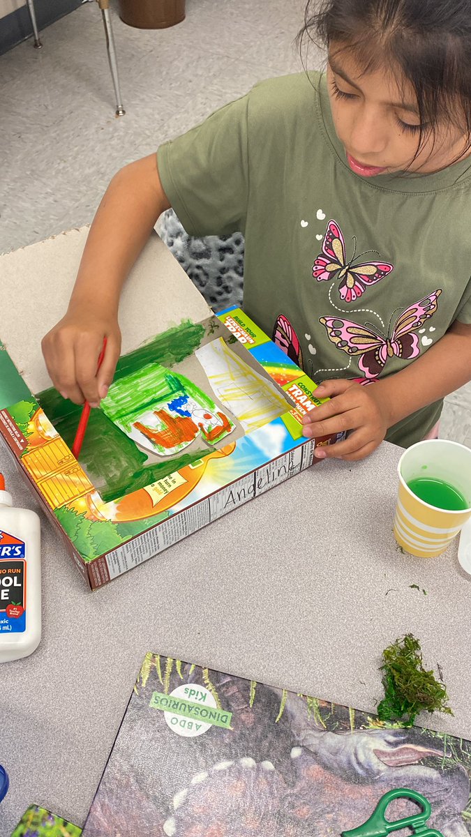 meganj830's tweet photo. Research projects underway in 1st grade. Loving the cereal box dioramas! @MonicaPCElem @plumcreekelem https://t.co/EGxeGoXAbc