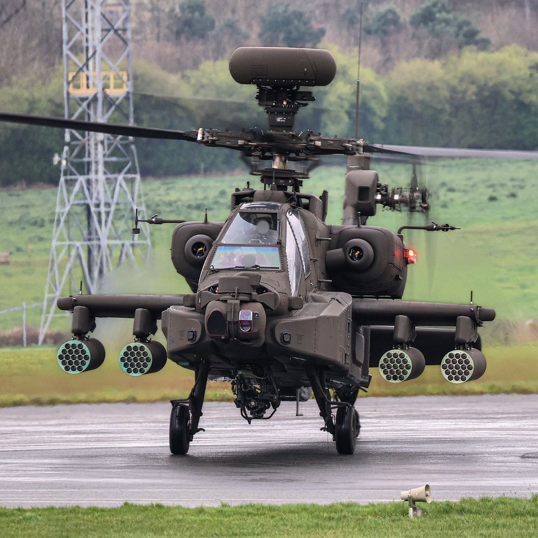 Guardians of the sky, defenders of freedom. 🚁🇬🇧 

#BritishArmy #ApacheHelicopter #ProtectAndServe #helicopter #pilot #helicopterpilot #rotorcraft #rotorpro