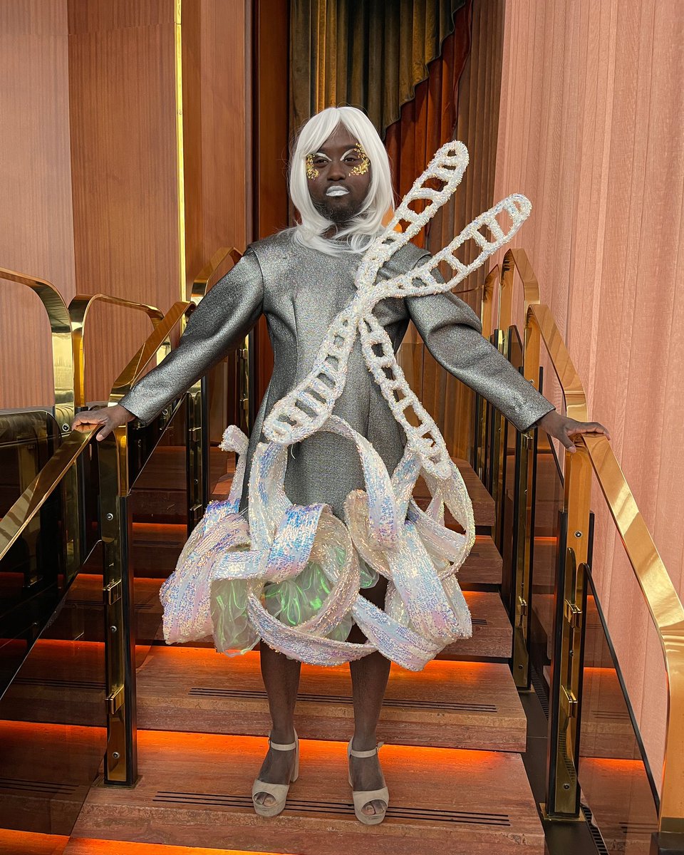 Lady Francesca wearing the iconic Extra Chromosome dress by <a href="/Annesophiecvl/">Sophie Cochevelou</a>  🧬