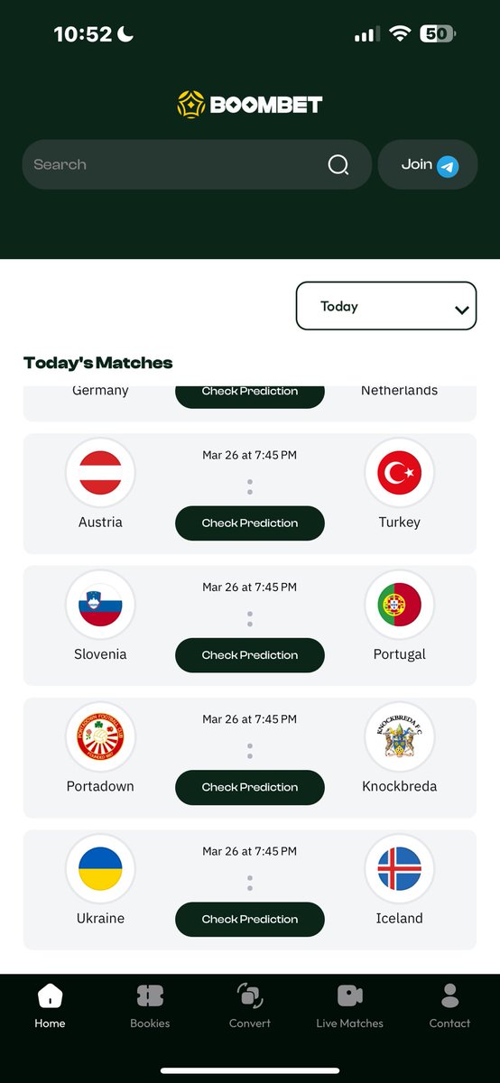Screenshot of the Boombet app homepage showing game categories and live odds