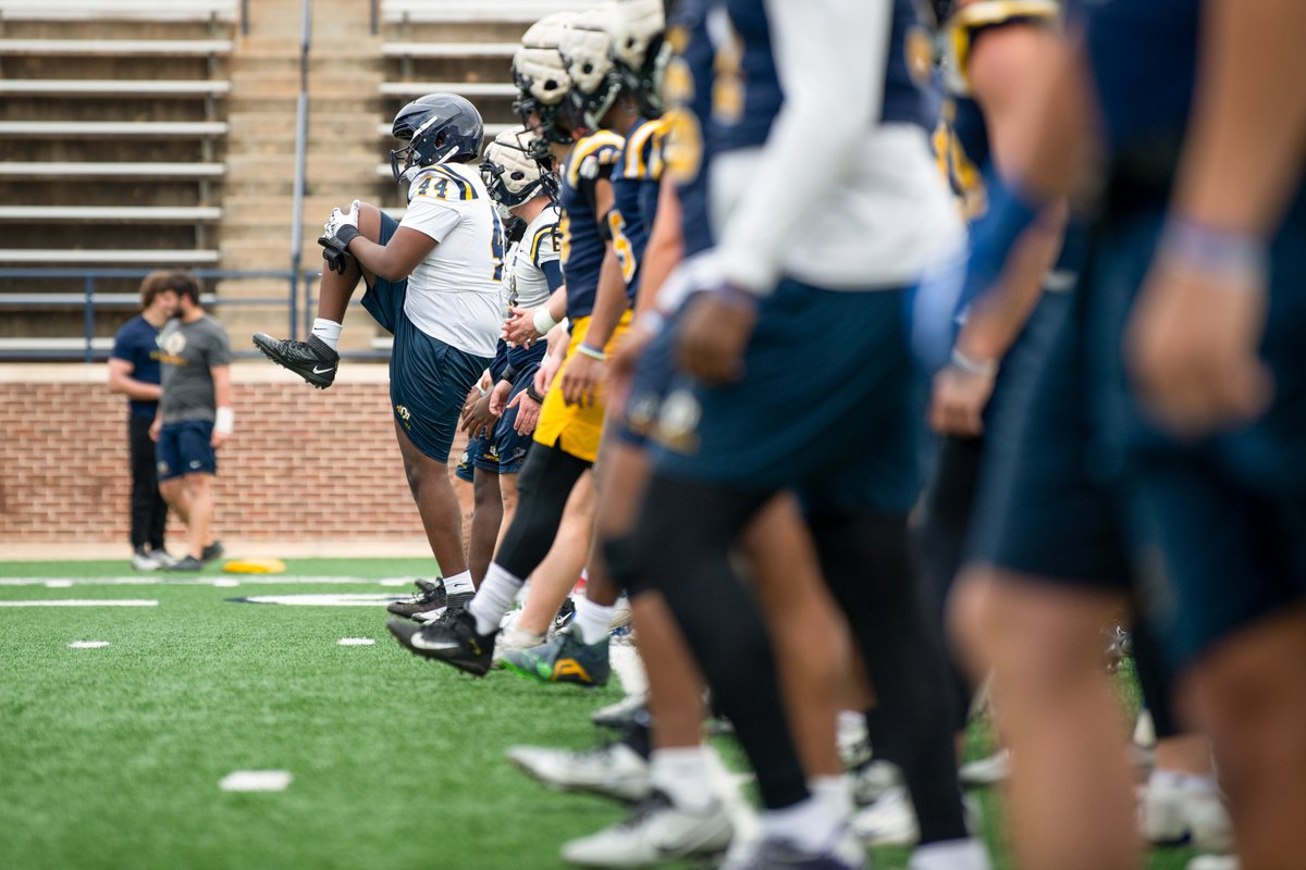 Spring 2024 Day 1 📸 @ucobronchofb x #RollChos